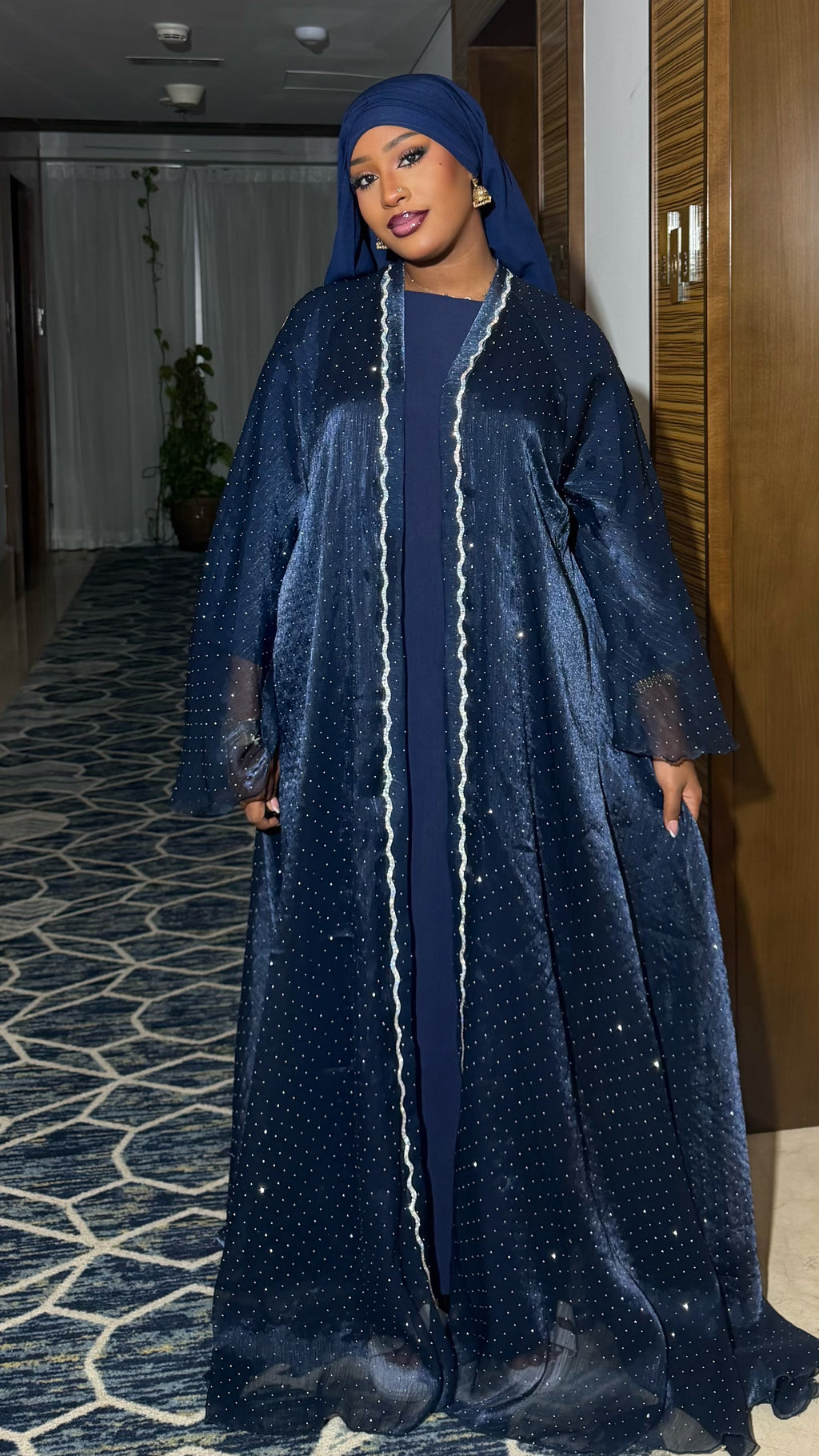 AYLUNE
Embellished Abaya