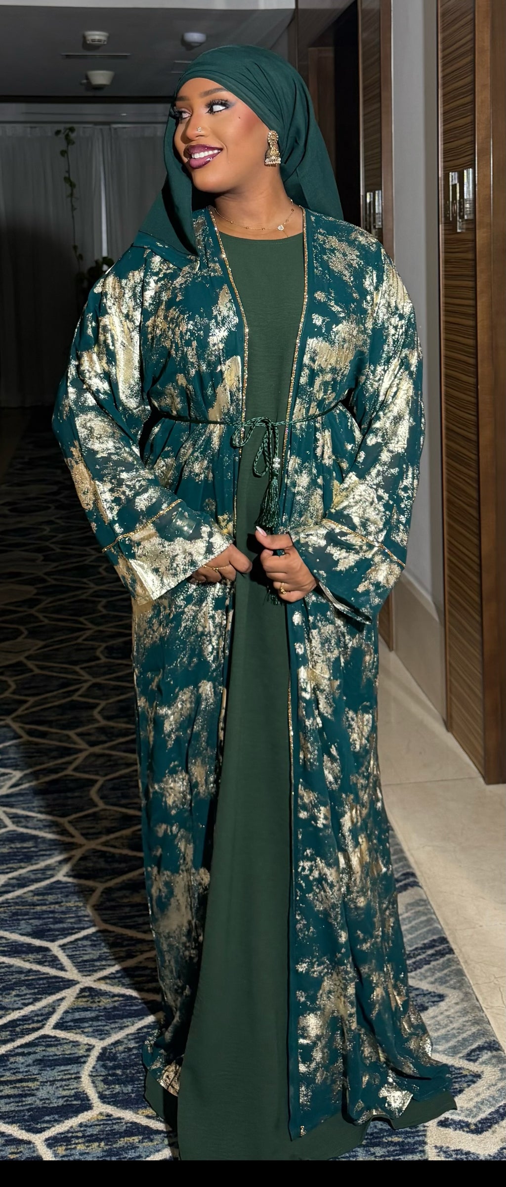 VELMARA — Abaya satinée